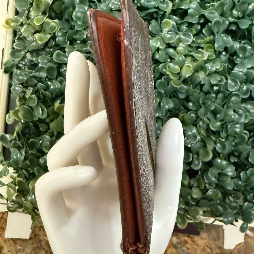 Authentic Louis Vuitton monogram men’s bifold wallet - Picture 3 of 11